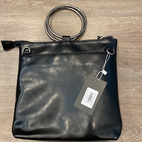 Handbags - 🎉Super Savings Today🎉 NWT ring tote bag (worn on wrist or as a crossbody)